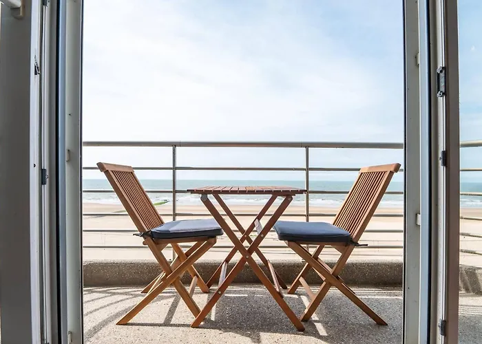 Beautiful With Sea Views And Parking * Oostende