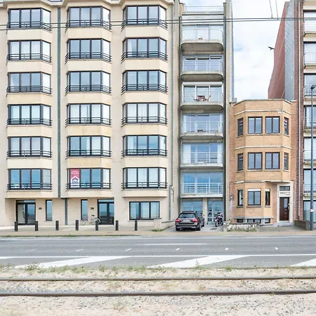 Beautiful With Sea Views And Parking Apartment *