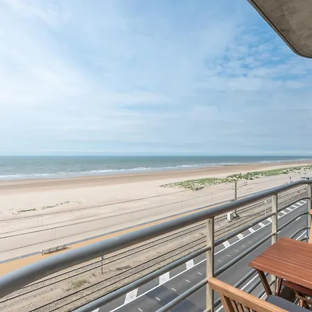 Beautiful With Sea Views And Parking Apartment *