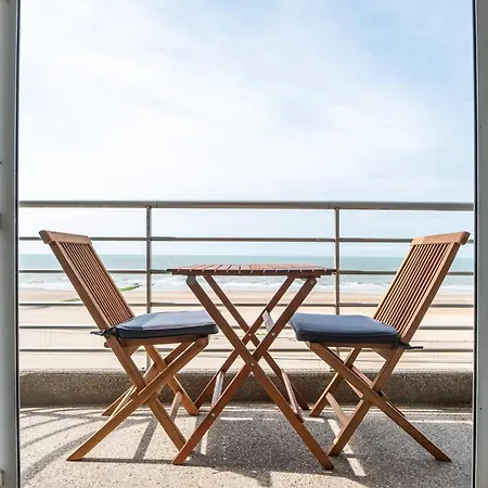 Beautiful With Sea Views And Parking * Oostende