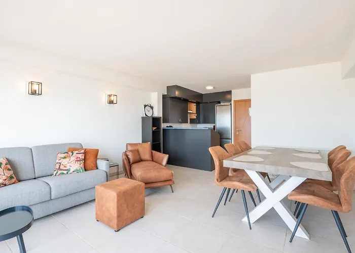 Beautiful With Sea Views And Parking Lägenhet *