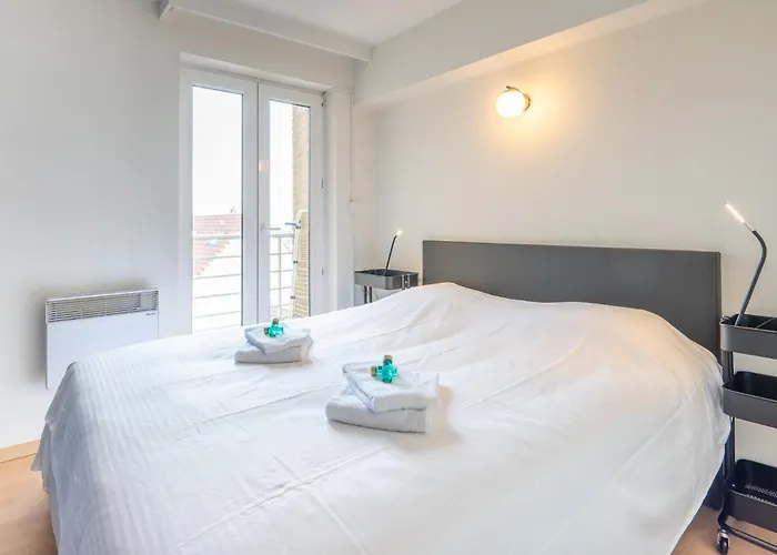 Beautiful With Sea Views And Parking *