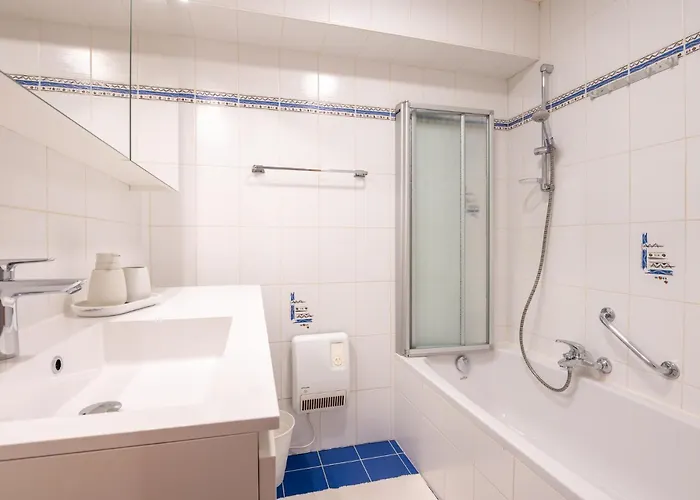 Beautiful With Sea Views And Parking Lägenhet *