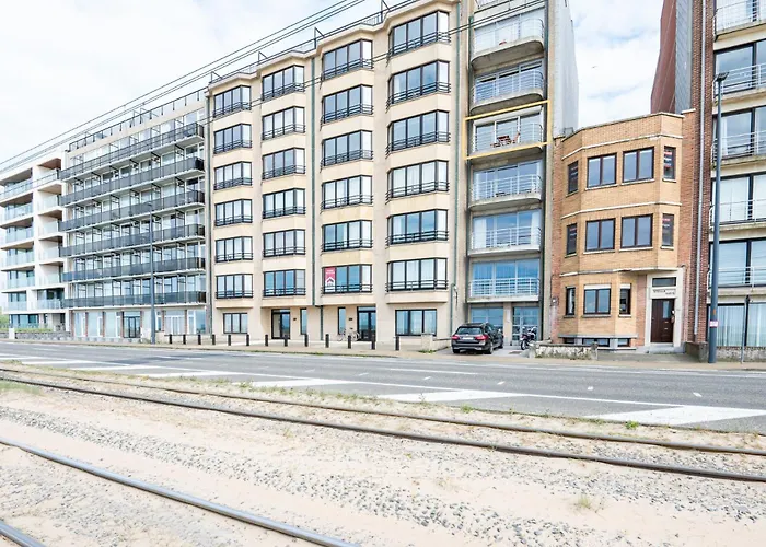 Beautiful With Sea Views And Parking * Oostende