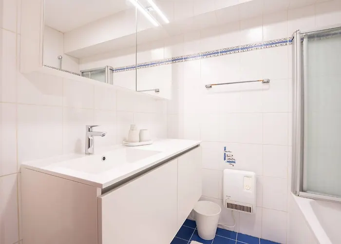 Beautiful With Sea Views And Parking *